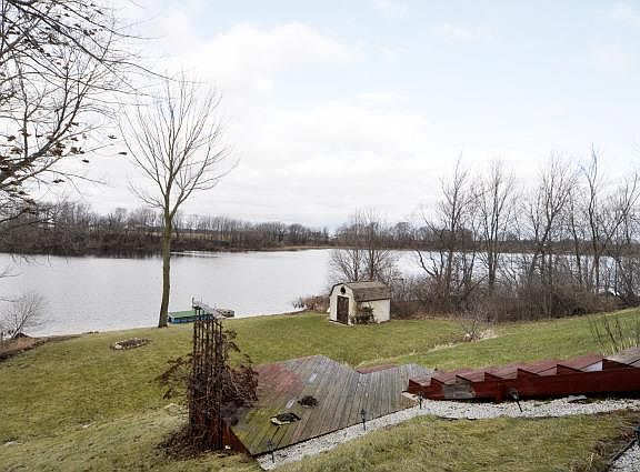 4th image of 1826 S Pratt Lake Dr