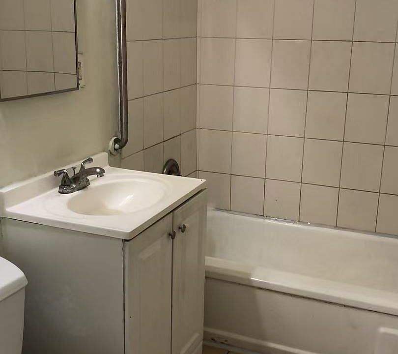 1st image of 1341 W Poplar St #1