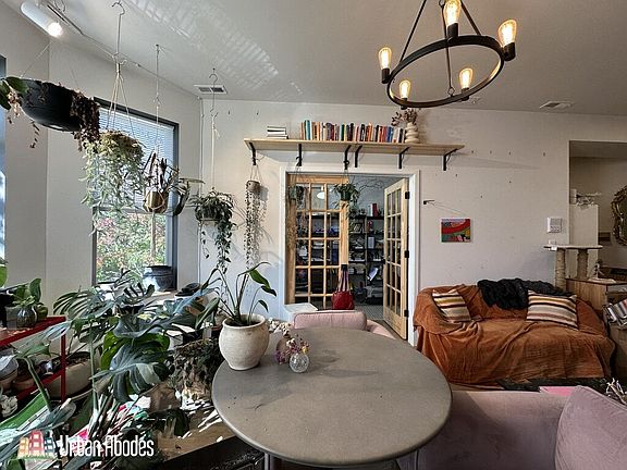 4th image of 841 N Mozart St #3A