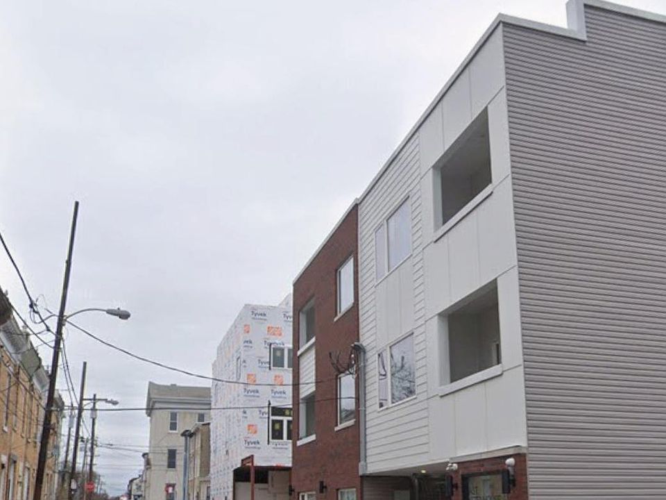 2nd image of 41-43 E Rittenhouse St