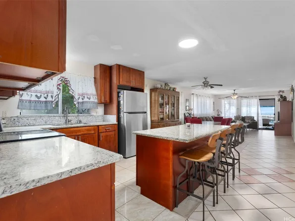 94-737 Kime St, Waipahu, HI 96797