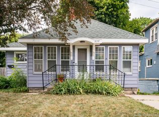 327 Carrier St NE, Grand Rapids, MI 49505