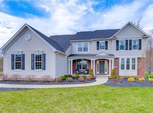 265 Yorkshire Dr, Aurora, OH 44202