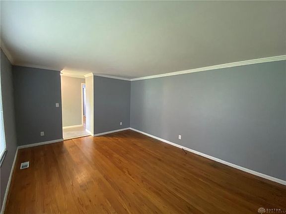 4th image of 612 Congress Ct