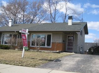 200 Bode Rd, Hoffman Estates, IL 60169