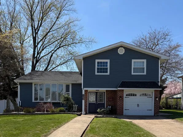 1044 Bloomfield Ave, Philadelphia, PA 19115