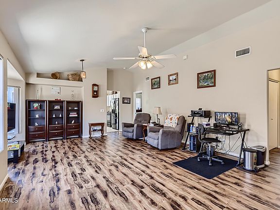 3rd image of 3048 W Salter Dr