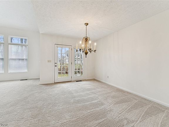 5th image of 654 Brownstone Cir