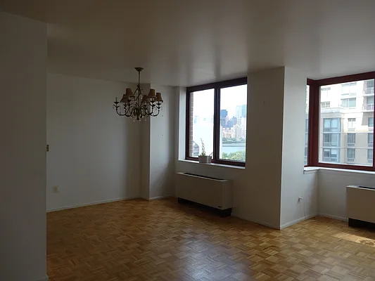 Sold by Nest Seekers International | media 30