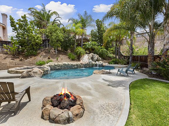 3rd image of 2783 Peachwood Cir