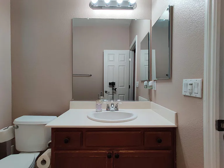 Lawlor Ct — Photo 9