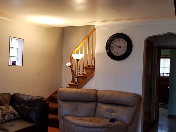 4th image of 7031 W Newport Ave