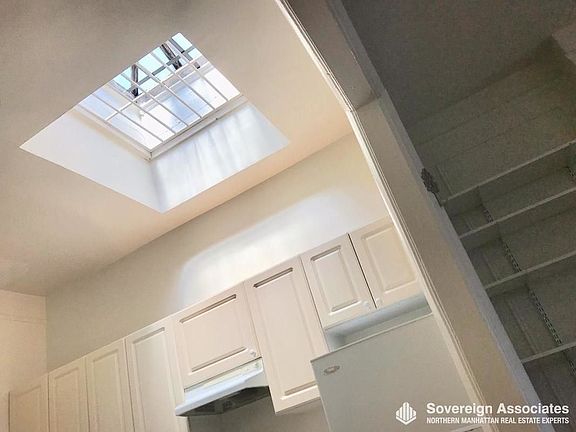 5th image of 306 W 107th St APT 5F