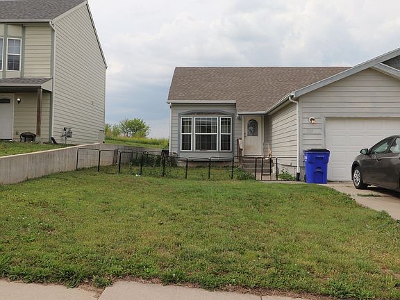 2nd image of 2118 Thompson Dr