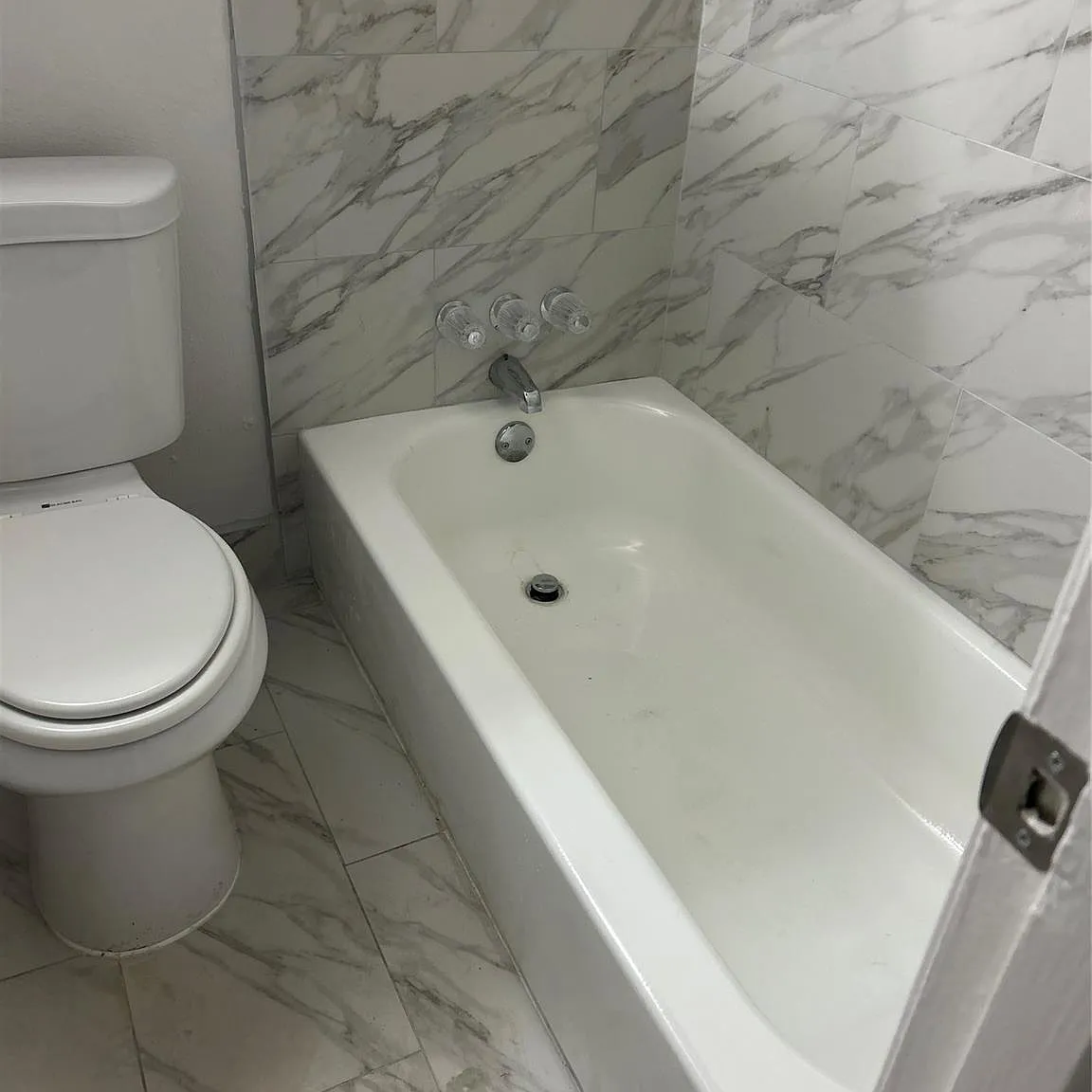 2 bed, 1.0 bath, 952 sqft, $1,295 — Photo 2
