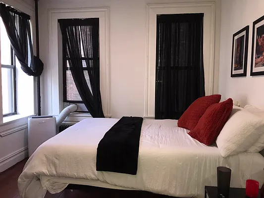 Rented by Bond New York | media 14