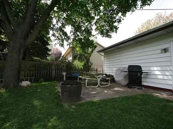 2nd image of 917 Keenan Ln
