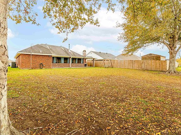 4th image of 402 Windward Dr