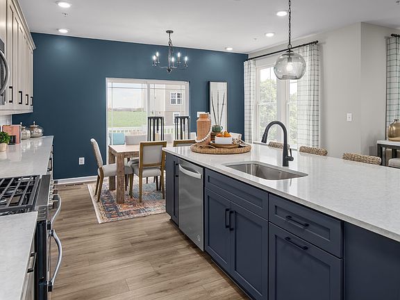 Bridgeport II Kitchen and Dining Area at Brunswick Crossing