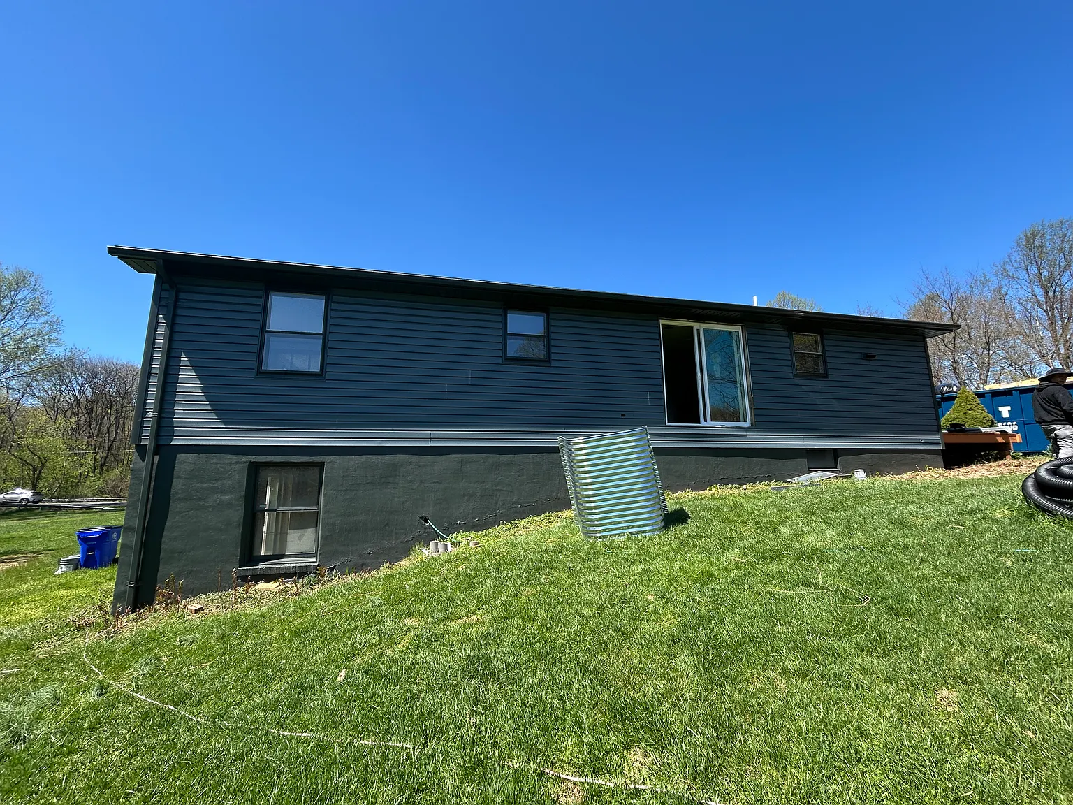 4 bed, 2200 sqft, $3,600 — Photo 3