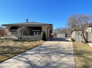10810 S Leclaire Ave, Oak Lawn, IL 60453