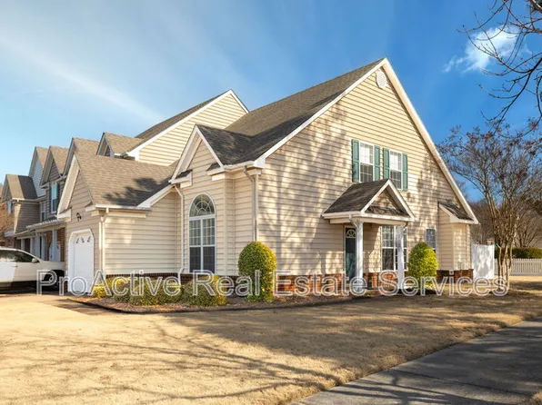 2021 Livingston St, Suffolk, VA 23435