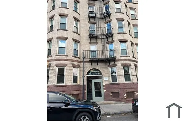 Building Photo - 9 N East St