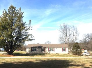 8493 E Monroe St, Dugger, IN 47848