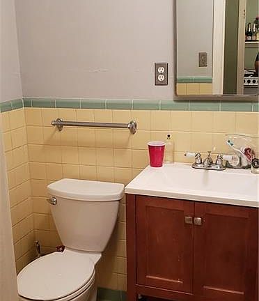 5th image of 1009 W 25th St Unit B