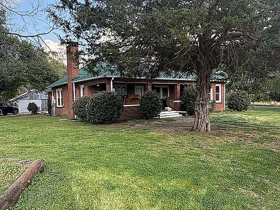 4th image of 421 S Pea Ridge Rd