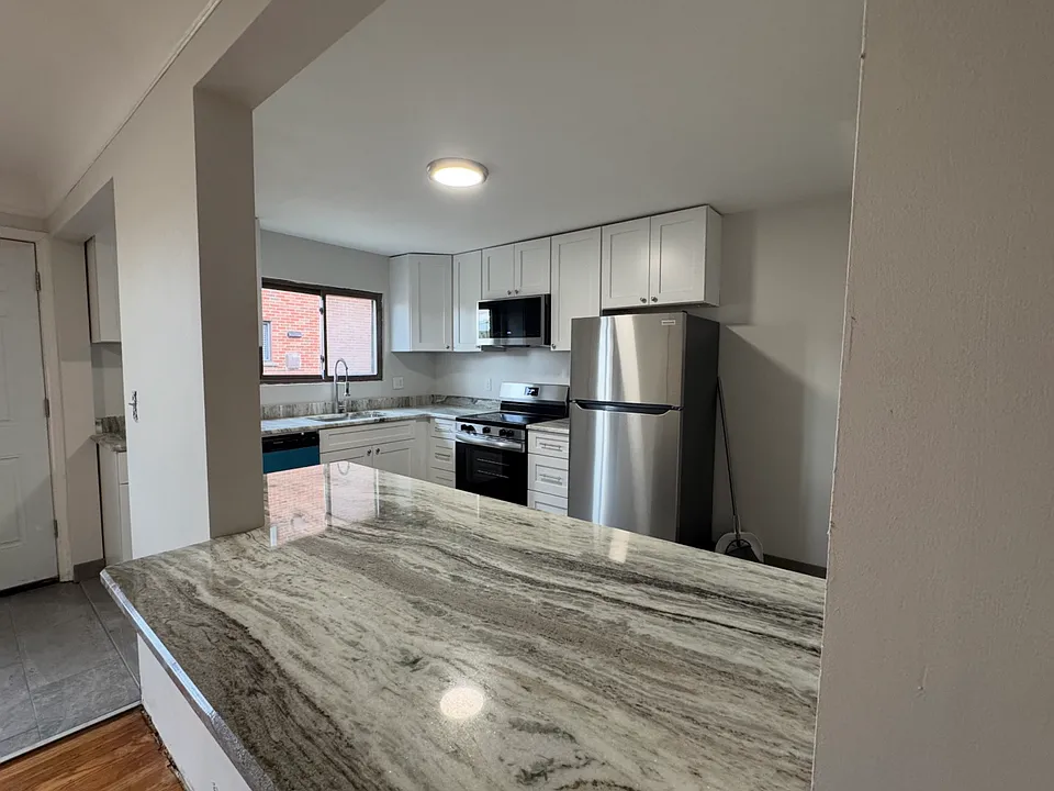 15425 Miller St #7