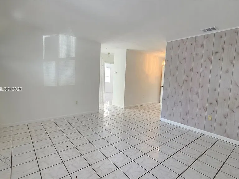 525 NE 132nd Terrace Br #527 — Photo 7
