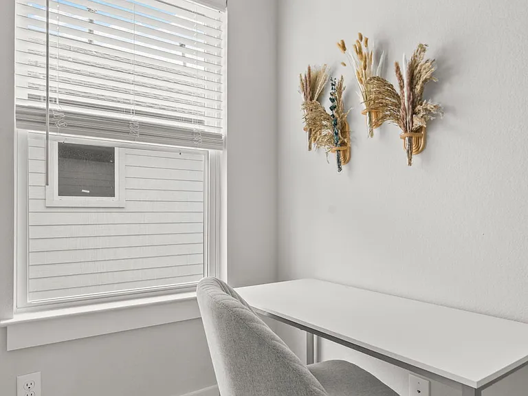 1208 Moody St — Photo 25