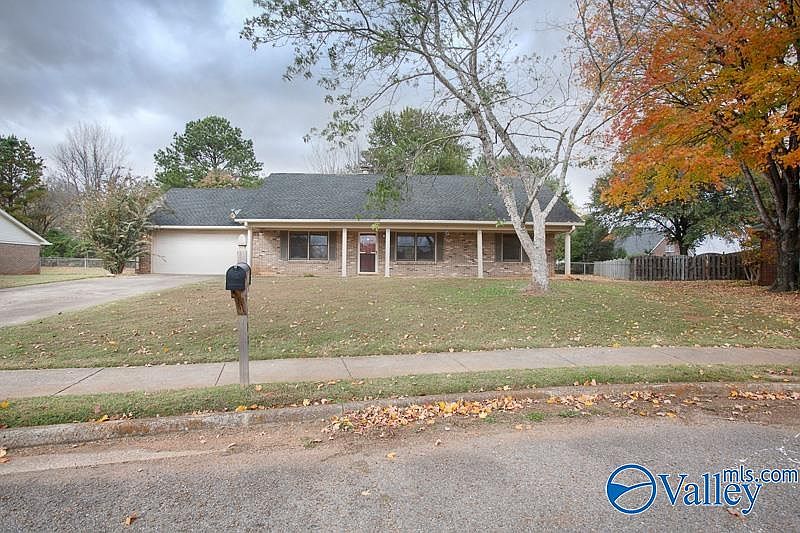 1st image of 108 Fernglen Cir