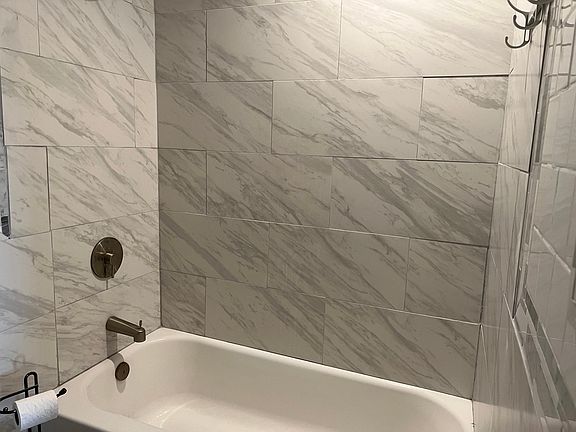 5th image of 211 E Mission Ave #18