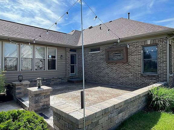 Outdoor tv/ sitting area