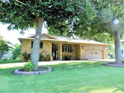 303 E Walnut St, Aurora, MO, 65605