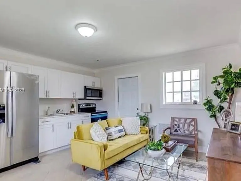 5511 SW 20th St #3 — Photo 5