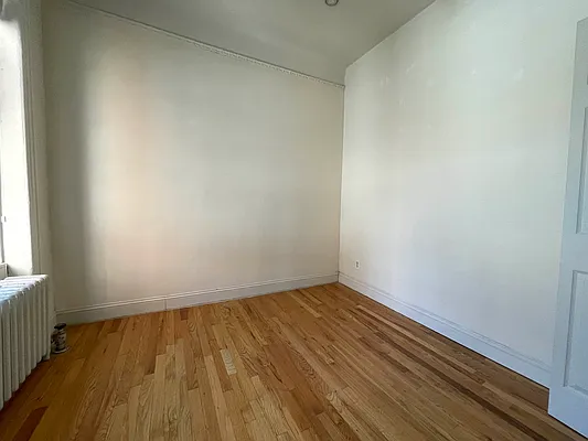 Rented by Bond New York | media 5