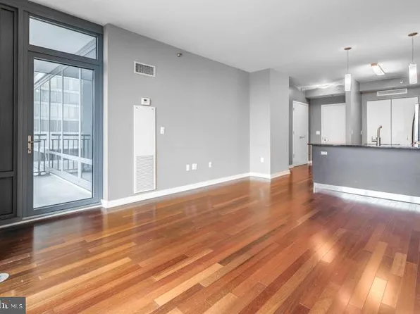 2101 Market St Unit 2308, Philadelphia, PA 19103