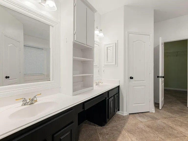 14910 Lake Woodbridge Ct — Photo 36