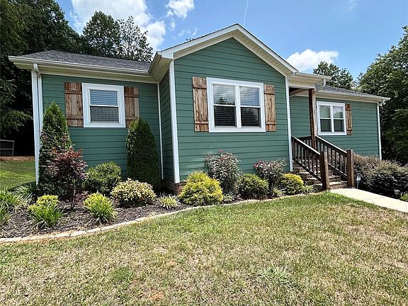 3rd image of 137 Deer Creek Dr