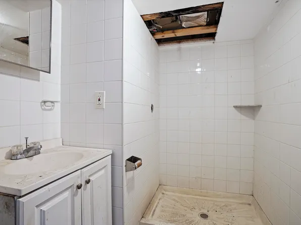 72-07 73rd Street image 18 of 52