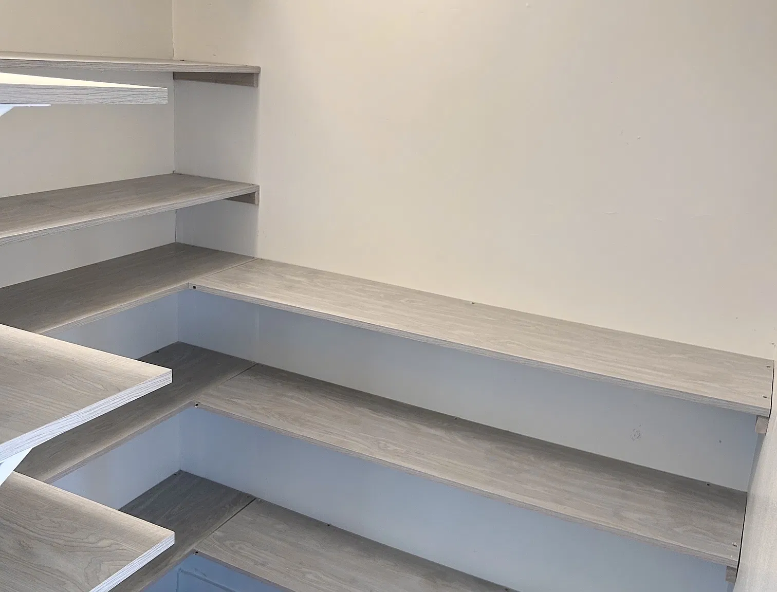 Newly Updated - 2 bed, 1 bath - Upstairs Unit — Photo 4