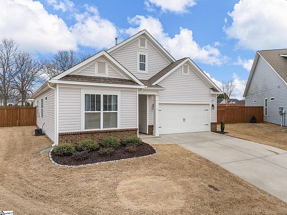 2nd image of 421 Linfield Ct