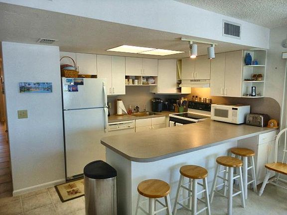 3rd image of 100 Estero Blvd APT 331