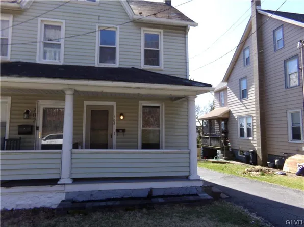 704 W Pennsylvania Ave, Pen Argyl, PA 18072