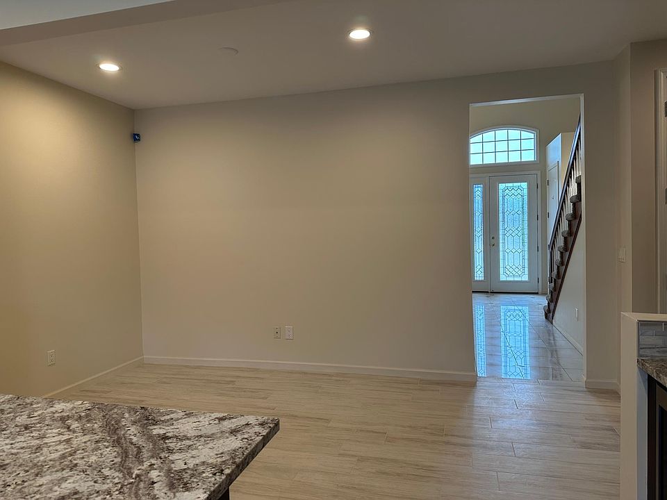 1st image of 965 Grand Vista Ct