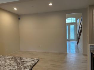 965 Grand Vista Ct, Troy, MI 48085