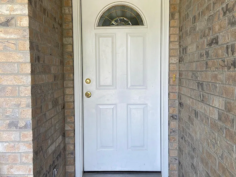 884 S 820 E — Photo 5
